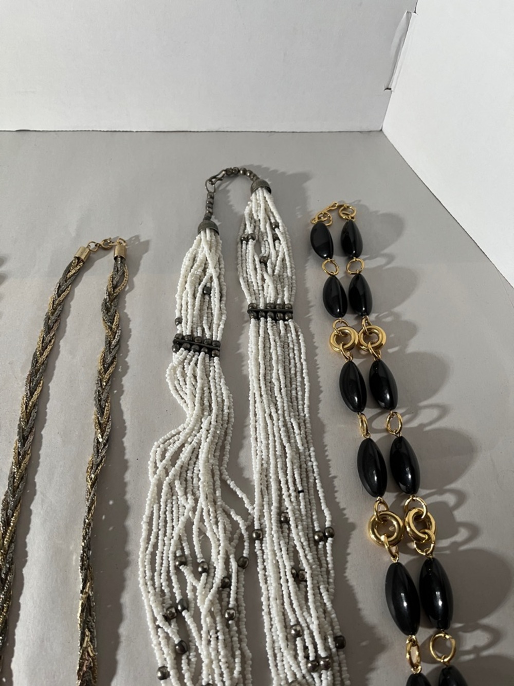 VTG beaded necklaces Bundle white, black, gold tone multi strand statement - Picture 5 of 8